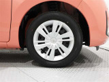 タイヤサイズは(165/65R14)でキャップ付きスチールホイールです。