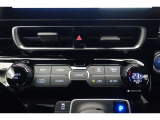★エアコンはオートタイプが装着済みです!オートモードにしておけば、車内温度を設定するだけで風の料や吹き出し口の切り替えを機械が行ってくれます!一年中快適な環境を作れますよ♪