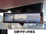カメラに切り替えができる、バックミラー、後席に人が乗っていても後方の視界を確保しています