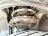 お車を安心してお乗りいただく為には、足回りの定期点検が欠かせません。サービスサポート(有償保証)では無料点検もご提供しており、安心のカーライフをお過ごしいただけるサポート体制が整っています。