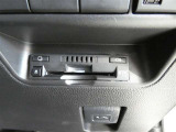 ナビ連動タイプのETC車載機です。ナビゲーションと連動してくれますのでカード未挿入を知らせてくれるなど便利な機能が追加されています。