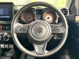 【純正革巻きステアリング】上質な革を使用することで、手にしっかり馴染みとても運転しやすいハンドルです♪