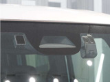 運転する人も、そうでない人も、家族みんなが安心して、自由にお出かけできる生活をサポートする先進機能。