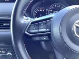 【ハンドルスイッチ】ハンドルを握ったまま、この車の快適装備を操作することが可能です☆詳しくは営業スタッフまでお尋ねください☆