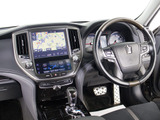 特別仕様車ならではの専用ハーフレザーシート付!!当社では、本革シートのカラー変更や張替えも出来ます!ワイン・茶・赤・青・黄色・コンビ色など何でもOKです!