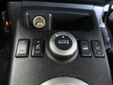 ■ALL MODE 4&times;4 (電子制御4WD) を採用。■アドバンスドヒルディセントコントロール(速度設定機能付)を採用。急勾配でも一定車速を保ちます。■全席ヒーター付シート(後席中央を除く)搭載!冬でも快適です!