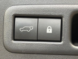 【パワーバックドア】スマートキーや運転席のボタンを押すだけでリアゲートが自動で開閉します!荷物を持っている時や、高い位置にあるバックドアを閉める際に便利な機能です♪