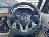 ステアリングスイッチ搭載!ハンドルひとつで手を離さなくても運転中視線をそらさなくても操作が出来て便利です