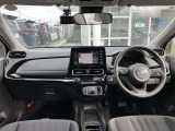【運転席・インパネまわり】ハンドル・シート・フロアーなど隅々までプロによるクリーニング済み☆彡キレイな車内でドライブが一層快適にお楽しみいただけます!!