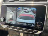 [アラウンドビューモニター]車両を上から見たようなカメラで周りの障害物などが一目瞭然!駐車が苦手な方でも、らくらく駐車♪