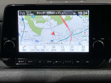 【メーカーナビ】9インチの大画面モニターを搭載し、Apple CarPlayへのワイヤレス接続やAndroid Autoにも対応。