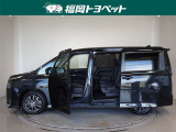 両側パワースライドドア付きだから、狭い駐車スペースなどでの 乗り降りラクラク!小さなお子さまのいるご家庭には嬉しい装備。