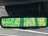 【デジタルインナーミラー】後席の大きな荷物や同乗者で後方が確認しづらい時でも安心!カメラが撮影した車両後方の映像をルームミラー内に表示。クリアな視界で状況の確認が可能です!