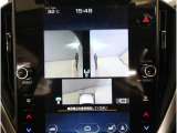 左右のサイドカメラ映像を同時に表示し、車両周囲の死角をしっかりカバー。狭い道や駐車時の接触リスクを減らし、安心して操作できる視界を確保します。