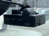 ドライブレコーダーは運転時はもちろんのこと、駐車場内でエンジンを切っている時でも当たった振動を元に電源が自動で入るので当て逃げ防止にもなります。