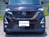 納車以降、お車のメンテナンスは自宅近所の日産サービス拠点にて承ります。専門の教育を受けたサービスフロント&メカニックが無料1ヶ月点検から法定/車検整備、万一の故障・不具合の修理まで全て担当いたします。