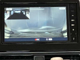 前方の映像だけでなく、車内から後方の映像もばっちり記録します