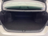 積み下ろしのしやすいデッキにはたっぷりと荷物を積み込んでいただけます。遊びから仕事まで、様々なシーンで頼れます♪