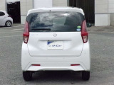 明るく広々、落ち着いた店内では、中古車のご検討・ご購入のほか、携帯電話(au)の購入等、様々なご相談に幅広く応えていきます♪