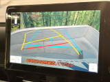 【バックカメラ】駐車時に後方がリアルタイム映像で確認できます。大型商業施設や立体駐車場での駐車時や、夜間のバック時に大活躍!運転スキルに関わらず、今や必須となった装備のひとつです!