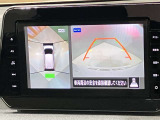 【アラウンドビューモニター】車を上から見下ろしているかのような映像で周囲の状況がひと目で確認、狭い駐車場に駐車するときも安心です♪