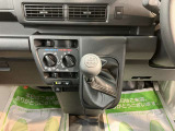 ご納車前に納車点検(法定12ヶ月点検相当)を実施し、基本性能に関わる機能や状態を徹底的に点検します。