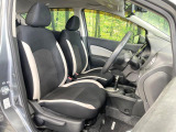 運転席シート廻りは使用感も少なく、良好な状態となっています。前オーナー様が丁寧に使っていたことがよくわかりますね。