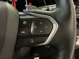 ミリ波レーダーとカメラを組み合わせたLEXUS Safety System。長距離の高速走行が快適になる、全車速追従型のレーダークルーズコントロールに対応しています。