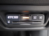 ETC付。高速道路の料金所はキャッシュレスで通過です。サービスエリア等にあるスマートインターの出入りも利用可能でとっても便利。ご納車後すぐにお使い頂けるようセットアップしてのお渡しとなります。