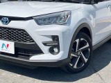 【シーケンシャルターンランプ付きLEDヘッドライト】人気の『流れるウィンカー』付きのLEDヘッドライトを装備♪高級感はもちろん、点灯時は存在感たっぷりで他車からも認識されやすく安心です。