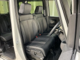 乗降がしやすい運転席。高さが調節できて小柄な方でも運転しやすいポジションをとることができます。