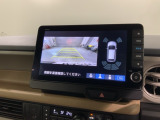 リバースギアに入れるだけで後方の表示へ切り替わります。夜間や雨の日の駐車も楽になりますよ。