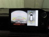 バックモニターを装備しています。車庫入れ時等に車両後方が確認出来るのでとても便利です。