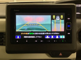 バックでの車庫入れも安心です! リアカメラが付いているバックモニター付のナビを装備しております。操作線もついており距離感も画面から確認できます。