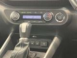 オートエアコンで車内も快適です。冬や雨の日の室内の結露防止等コンディションに加えて、冷え過ぎ、暖め過ぎに因る燃費を悪化を防ぎます