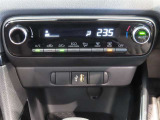 オートエアコンで快適な室内です。