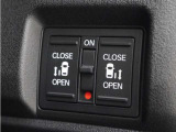 ◆両側電動スライドドア◆狭い駐車場でも乗り降りが楽々♪お子様が隣の車にドアを当ててしまう心配もございません!小さなお子様連れの方もこれで安心。