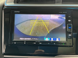 【バックカメラ】運転が苦手な方も車庫入れラクラクです!ギアをリバースに入れれば自動的に切り換わりますので、面倒な操作は不要です♪狭い駐車場もお車を傷つけず安心ですね!