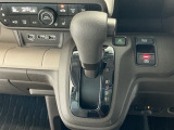 オートマチックシフトレバーは、手になじみ操作しやすい形状で安全運転にもつながります♪