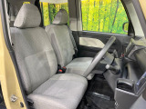 運転席シート廻りは使用感も少なく、良好な状態となっています。前オーナー様が丁寧に使っていたことがよくわかりますね。