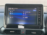 日産純正9インチメモリーナビ(MM223D-L)装備。スマートフォンによる部分地図更新、Bluetooth接続での音楽視聴、快適な画面操作と高音質なオーディオ再生。