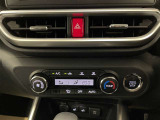 オートエアコン♪お好みの温度に設定するだけで車内を快適空間にしてくれますよ♪