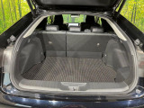 後席を格納すると、これだけの広さが!シーンに合わせたシートアレンジで、大きな荷物も積むことが出来ます♪