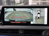 【全周囲モニター】フロント+サイド+バックにカメラが装着されています。車庫入れが苦手な方もこれがあれば安心ですね。