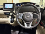 【Honda SENSING装備】ミリ波レーダーとカメラを用いた先進の安全運転支援システムです。衝突軽減ブレーキに始まり、車線維持支援システム、標識認識機能など7つの支援で安全運転をサポート!