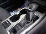 当店ではスポーツグレードや人気車種・上級グレードを主に仕入れ強化しております!中古車でお買い得感あるお車展示中となっておりますのでお客様のご来店、お見積もり依頼お待ちしております。