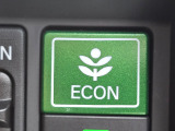 ワンタッチで省燃費走行をサポートするECONスイッチを装備。