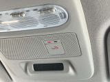 SOSコールボタンを装備しています。事故やあおり運転に遭った時など、オペレーターへ直接通話できて救援要請が出来ます。