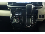 オートエアコンで快適な車内温度をキープ