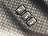 【メモリー機能付きパワーシート】ドライバーごとに設定したシート位置を記憶して、ボタン一つで切り替えできる便利な機能!運転する方が複数名いらっしゃるご家庭におすすめです♪